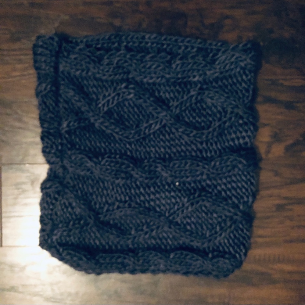 Navy cable knit neck warmer scarf!!!